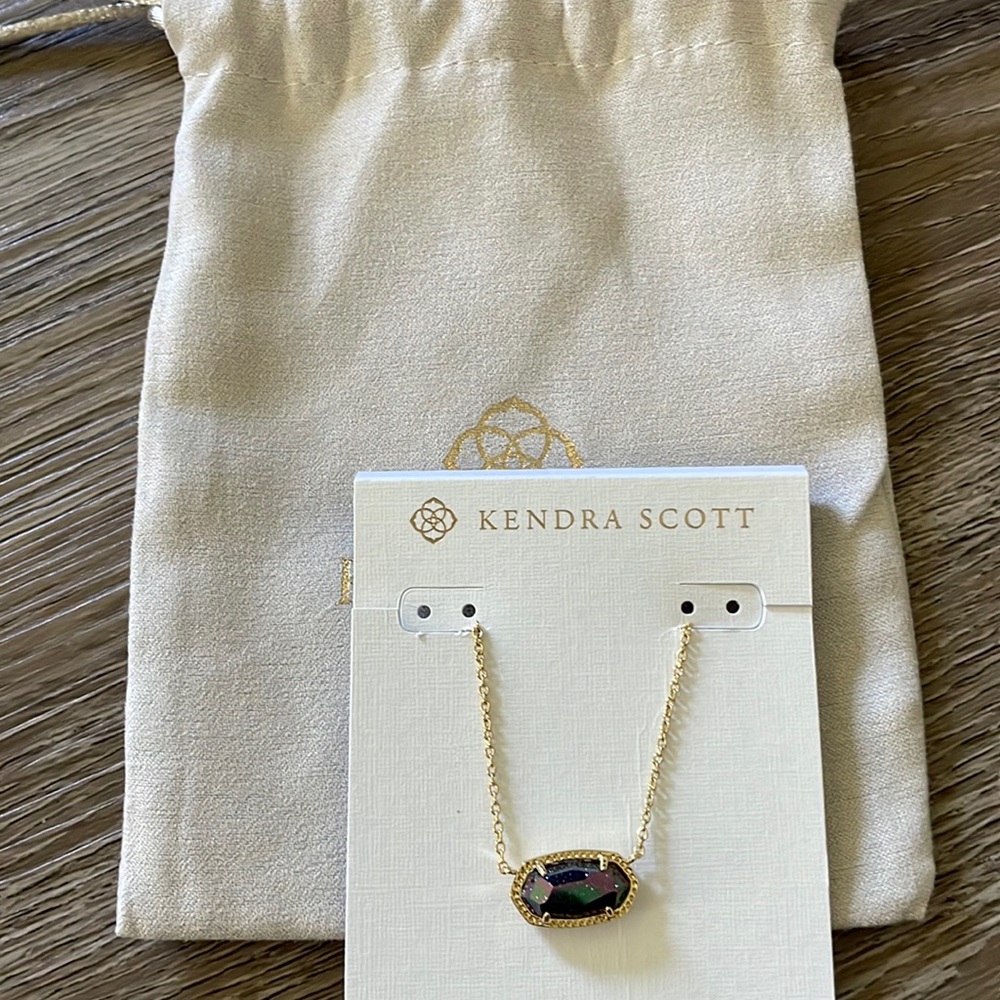 NWT Kendra Scott Elisa Necklace Gold